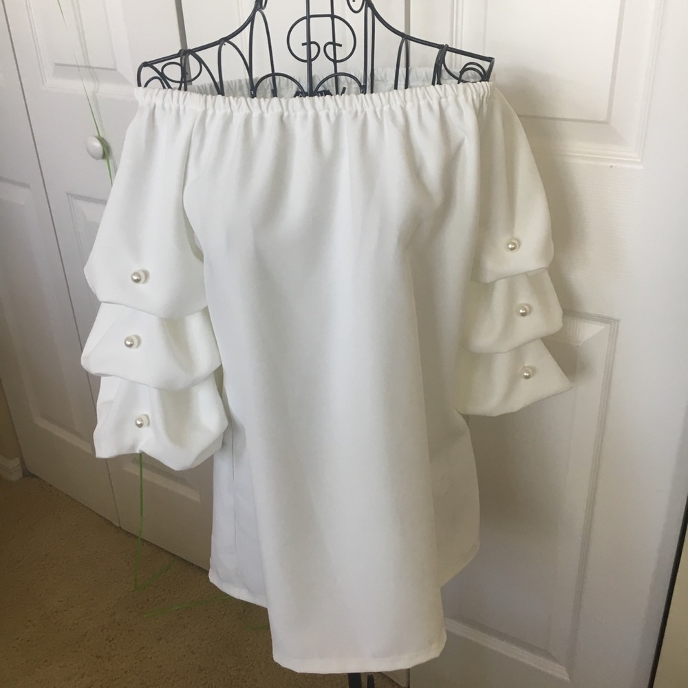 ROZ & ALI  PEARL SLEEVE TOP